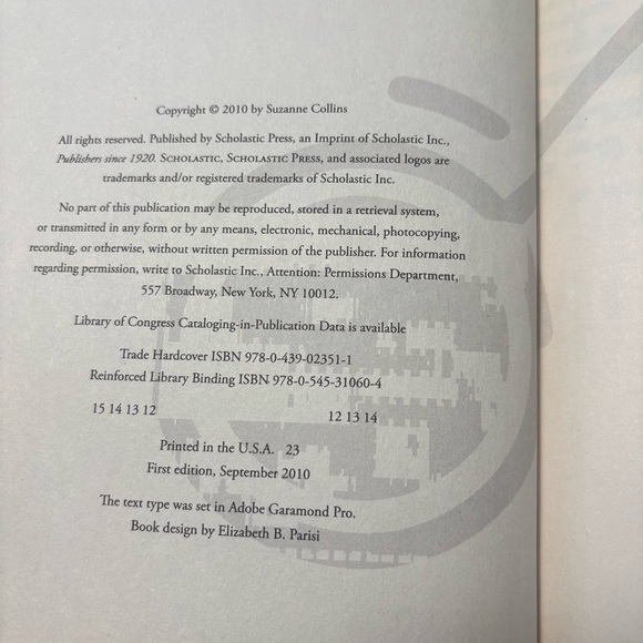 Mockingjay - First Edition Hardcover - Fantasy Fiction Book - Picture 3 of 13